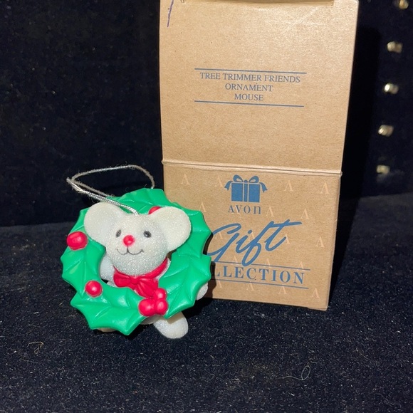 Avon Vintage Collectible “Tree Trimmer Friends Ornament Mouse” - Picture 1 of 7